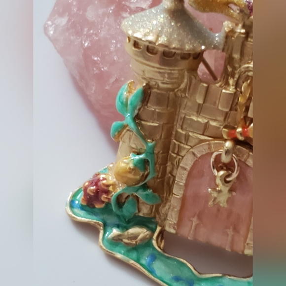 Rapunzel castle brooch princess enamel exquisite details New big fairytale gold - Picture 11 of 16